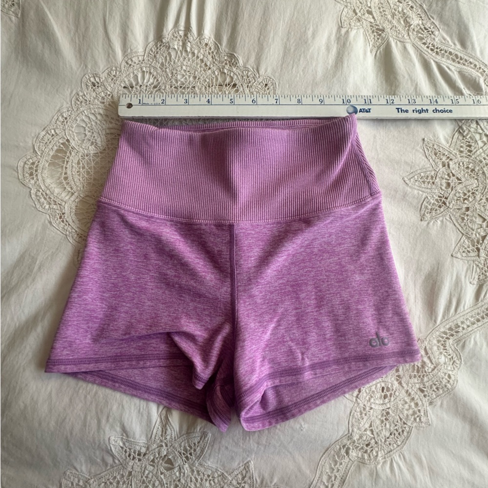 Alo Alosoft Aura Shorts, Pink Lavender, Size XS - Picture 5 of 6
